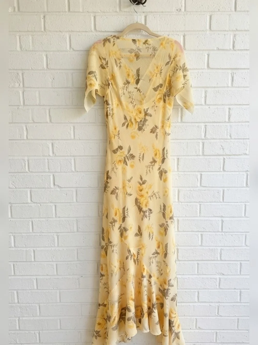 Abercrombie & Fitch Pale Yellow Floral V-Neck Maxi Dress